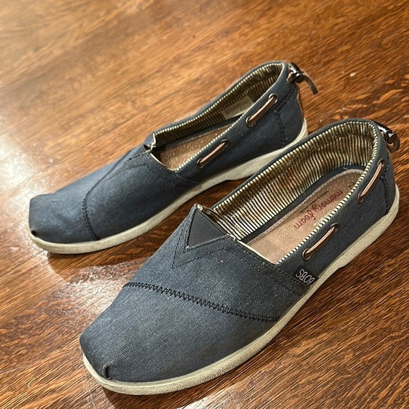 Bobs by Sketchers Size 7 - Picture 1 of 5